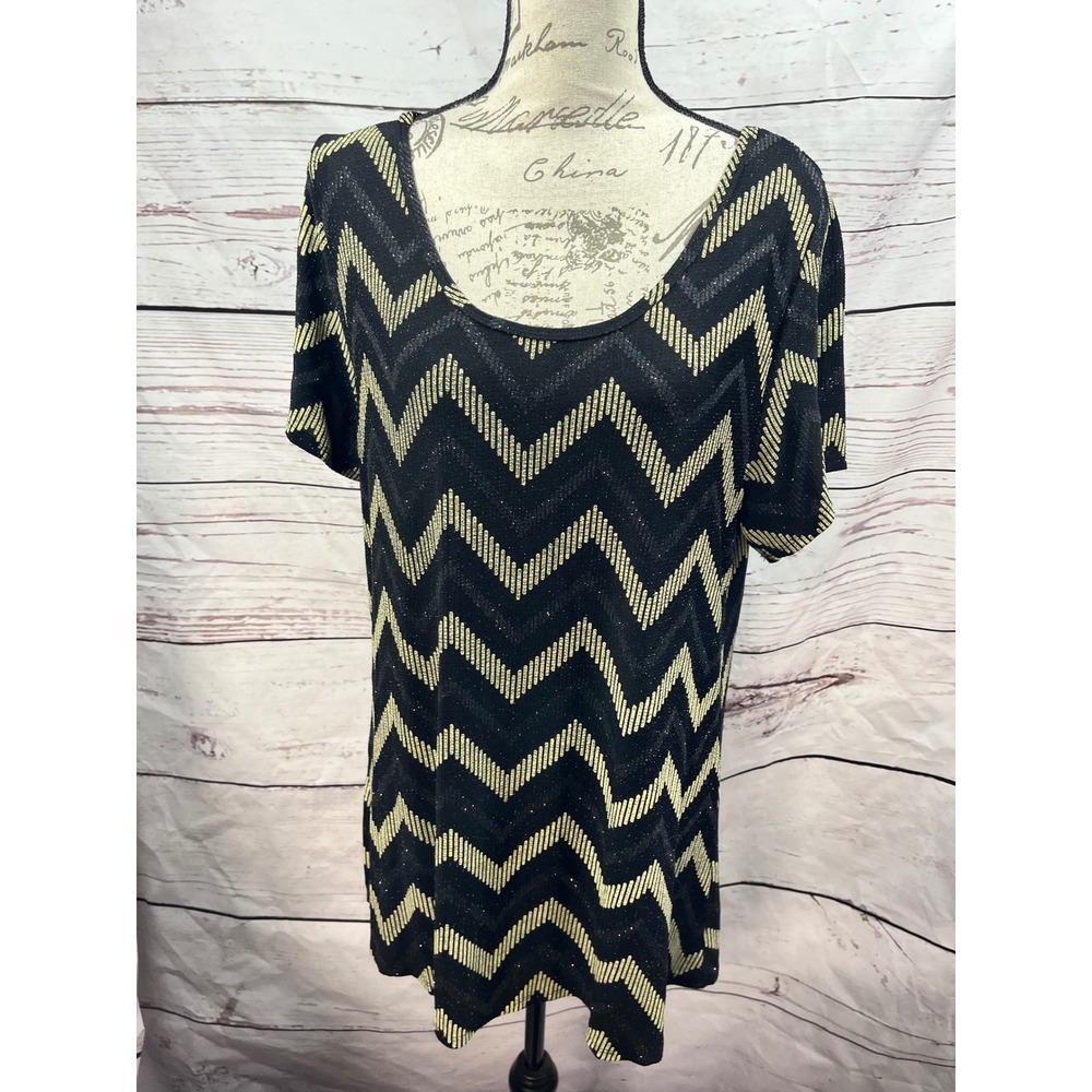 LuLaRoe Black Gold Chevron Zigzag Knit Short Sleeve Top XL